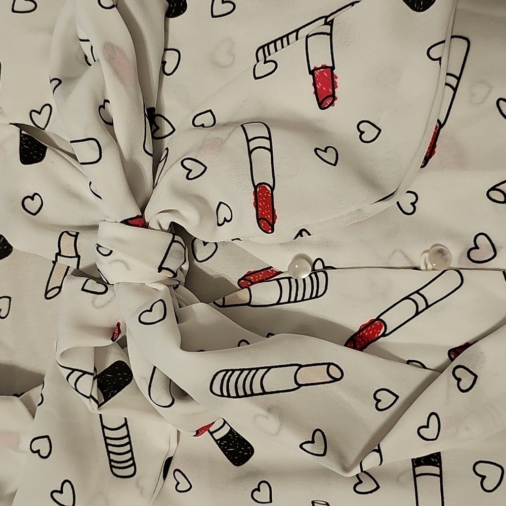 New York & Company White Lipstick Print Blouse - Picture 2 of 5